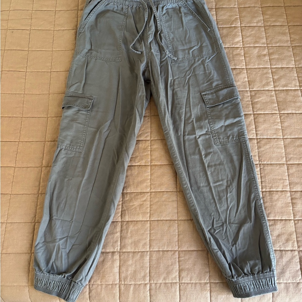 Garage cargo joggers women’s, size xs, lightly used